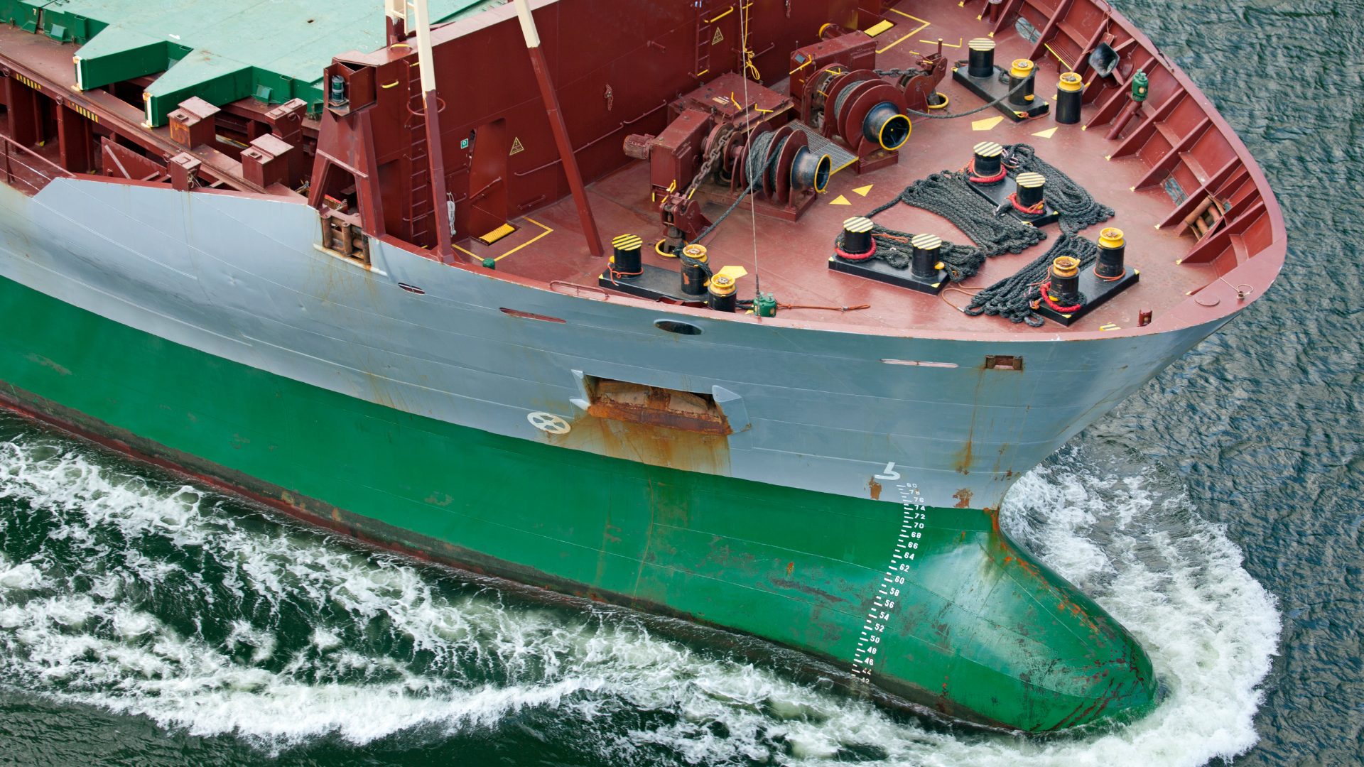 Loaded draft on a dry bulk fixture